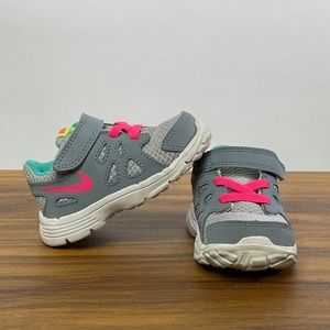 Nike Revolution2 - Size 4c